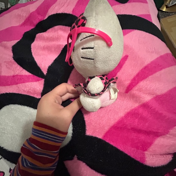 hot pink leapord print~hello kitty~mcbling - Picture 2 of 3